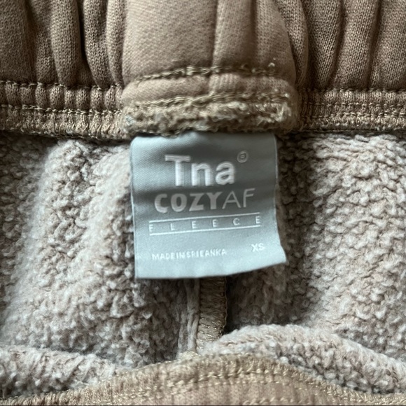 Aritzia TNA CozyAF boyfriend sweatpants - Picture 3 of 3